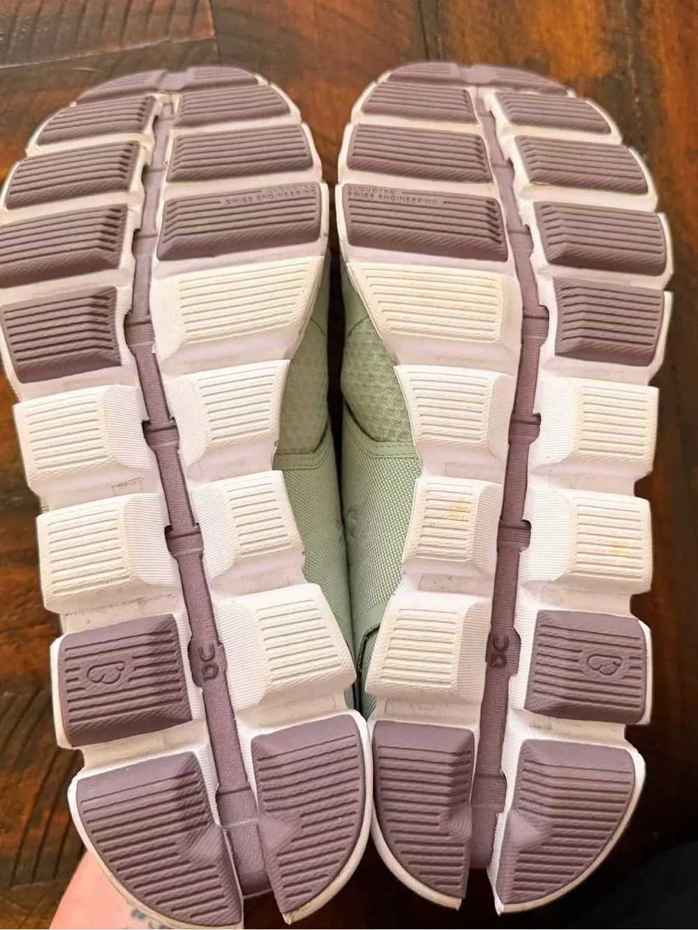 On Cloud women’s shoes